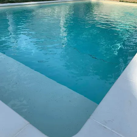 Privatunterkunft Salon Independant, Salle De Bain Wc Prives, Jardin Prive, Piscine Partagee Pres D'un *